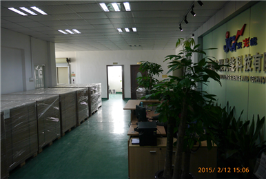 250W solar panels' 40HQ container shipment on 20150212_JuGuangNeng solar